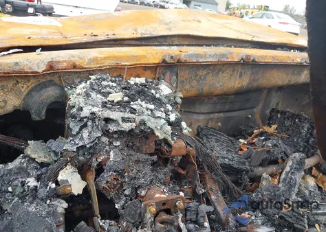 1996 GMC Sierra K1500 z USA, uszkodzony, nr VIN 2GTEK19R1T1560352